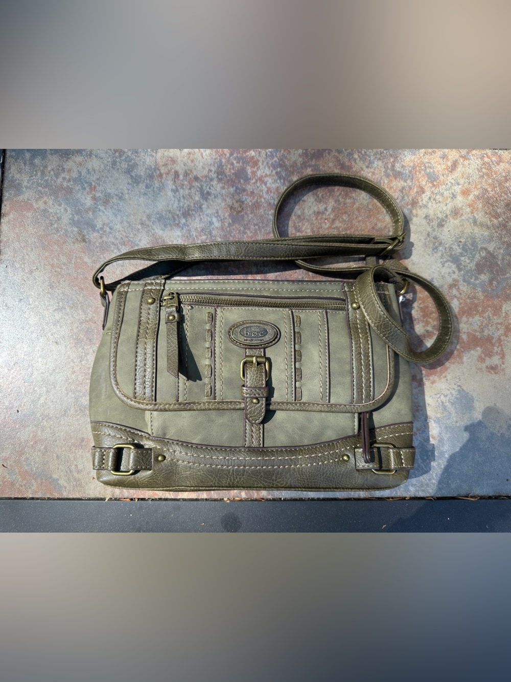 b.o.c. Born Concepts Olive Green Crossbody Bag Multi Pocket Organizer